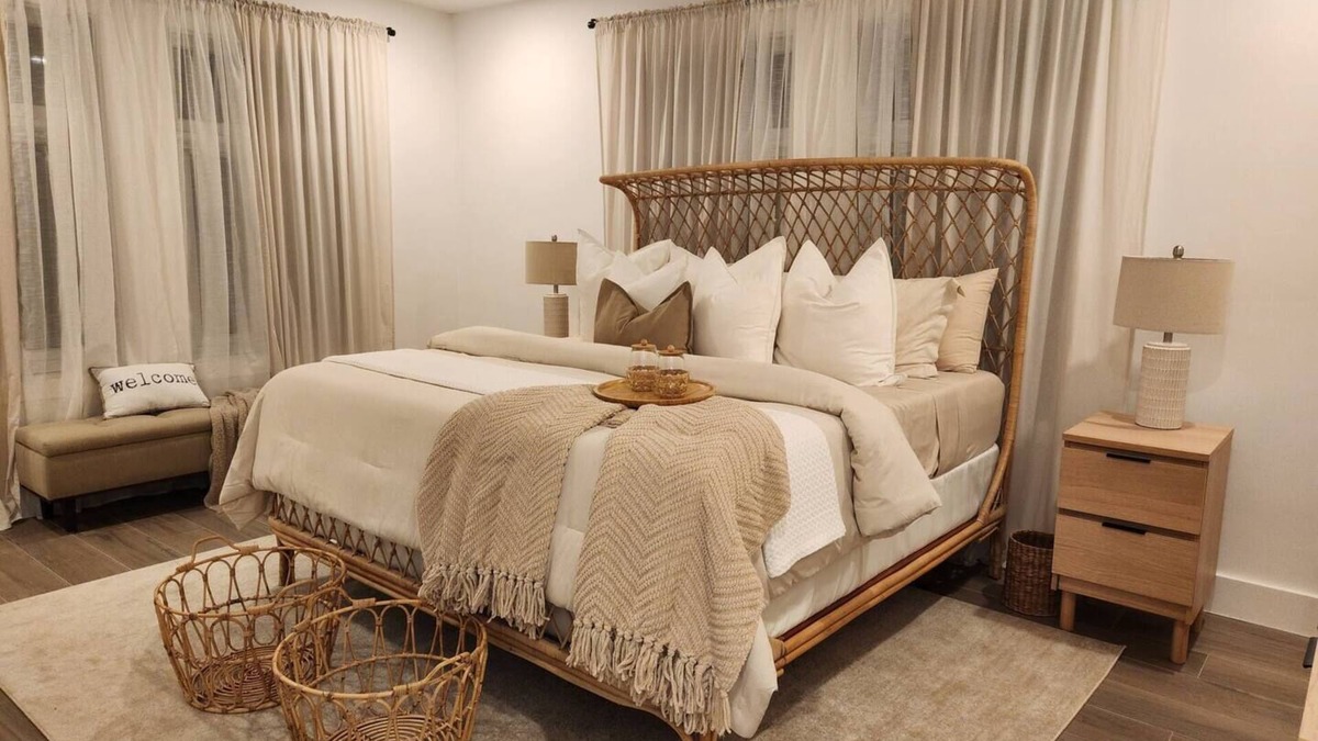 Bahamia West House | Pet-Friendly 3BR Mediterranean Spa-Inspired Retreat for Groups, Couples and More