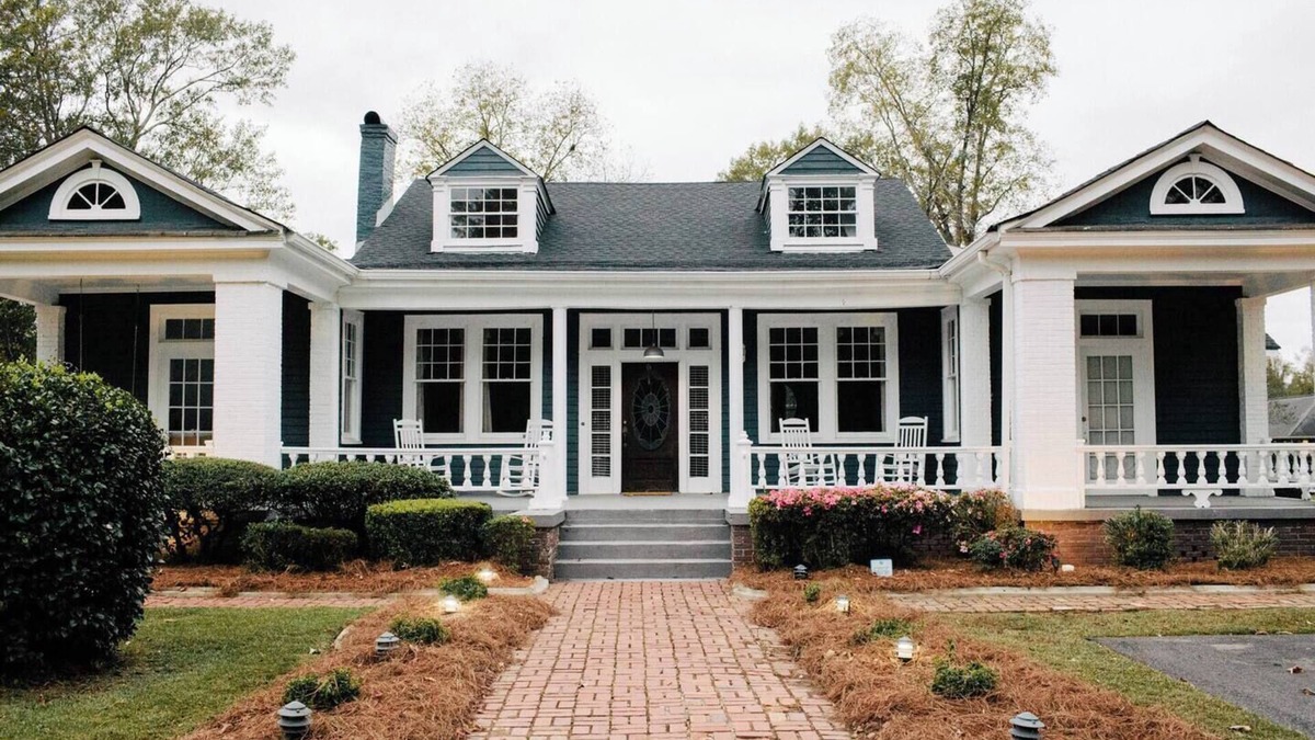 Millbrook House | Pet Friendly 5BR 2.5 Bath Mansion With Pool