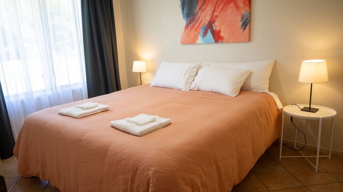 Murtho House | Pet friendly accommodation on the Murray River - 3 bedroom listing