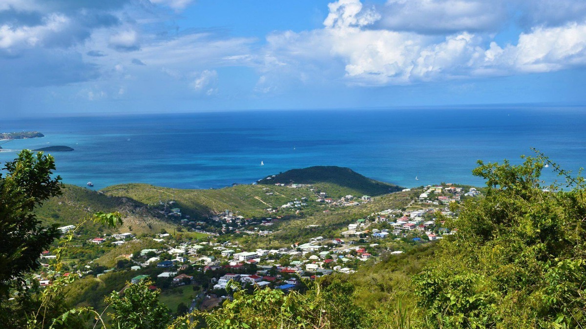 Maho Hotel | Pet-friendly Accommodation w/FREE Parking! Near Princess Juliana Airport!