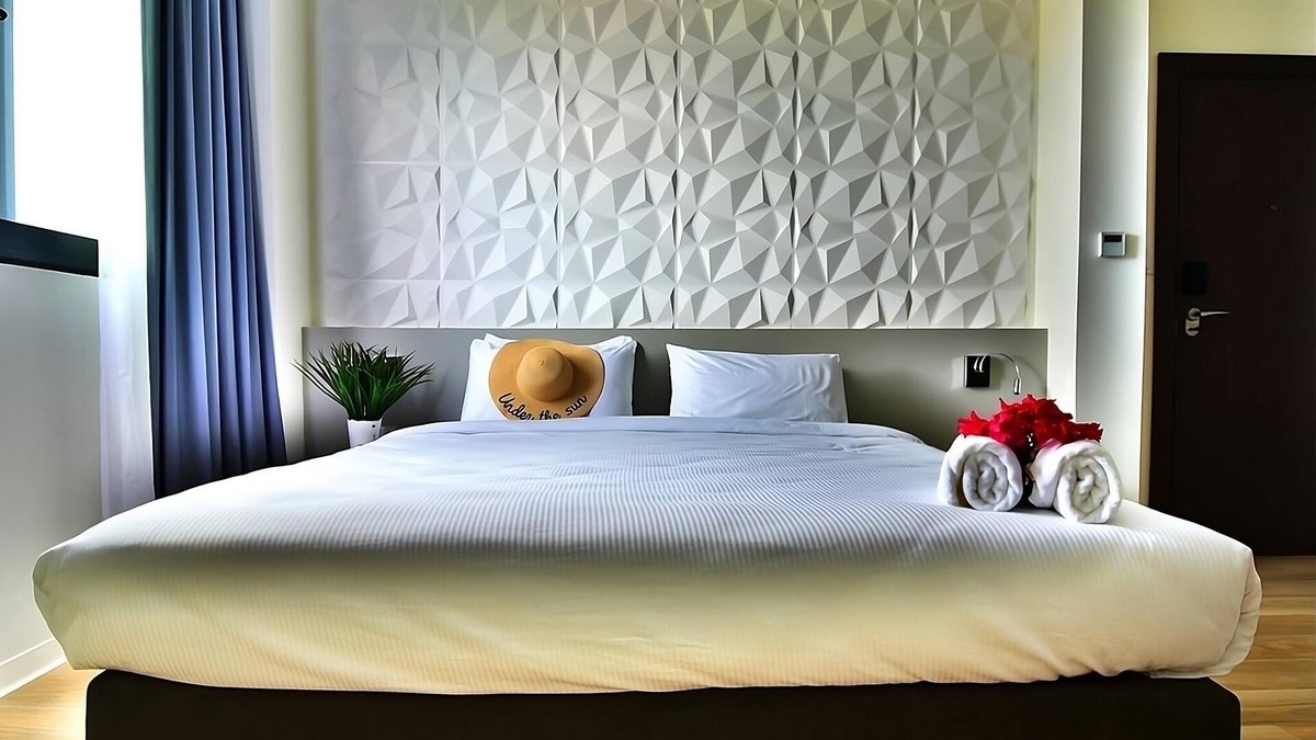 Maho Hotel | Pet-friendly Accommodation w/FREE Parking! Near Princess Juliana Airport!