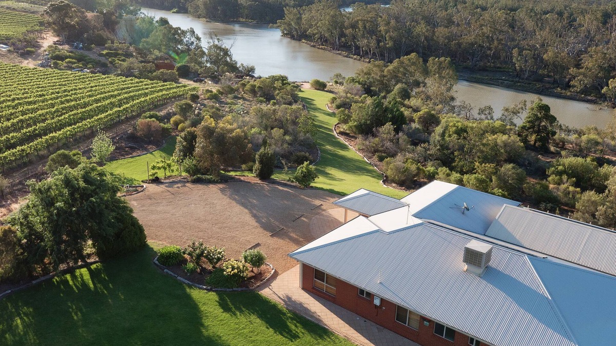 Murtho House | Pet friendly accommodation on the Murray River