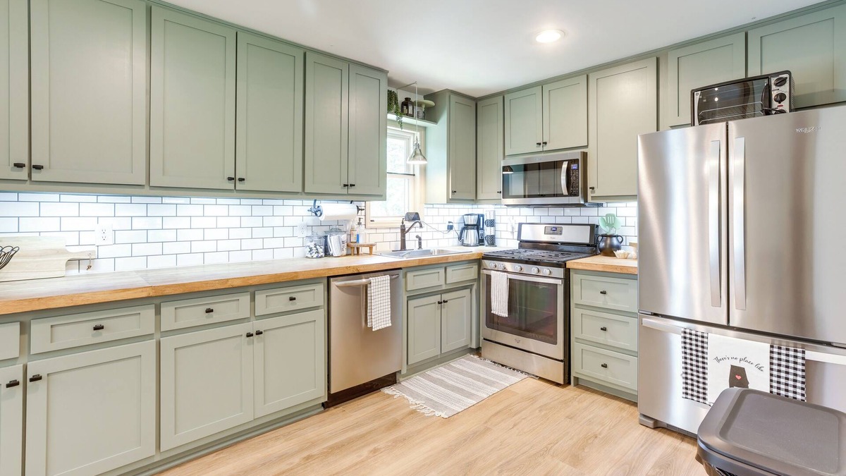 Moody House | Pet-Friendly Alabama Retreat w/Deck & Patio!