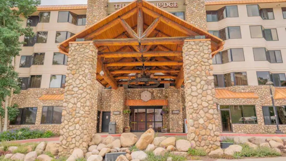 Crested Butte Condo | Pet-Friendly - Amazing Location - Hot Tub & Pool