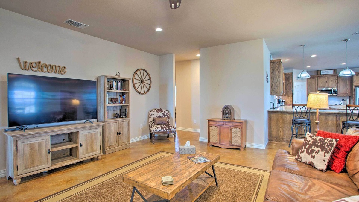 Westminster House | Pet-Friendly Anna Ranch on 13 Acres!