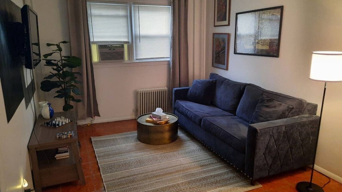 West New York Apartment | Pet Friendly Apartment minutes from NYC!