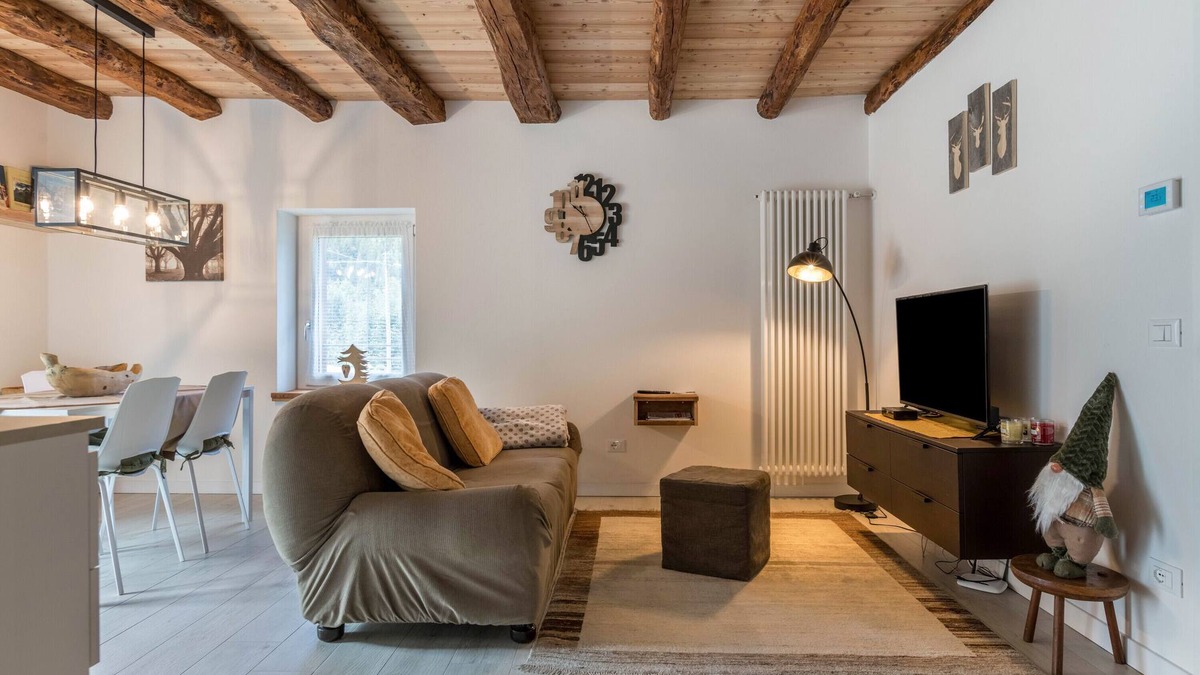 Sicina Apartment | Pet-Friendly Apartment 'Casa Barona' with Mountain View, Garden & Wi-Fi