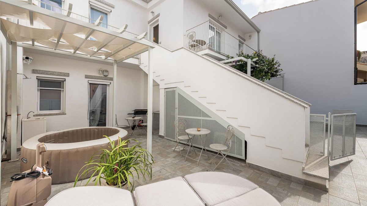 Villasimius Apartment | Pet-Friendly Apartment 'La Casa dei Naviganti' with Courtyard, Jacuzzi & Wi-Fi