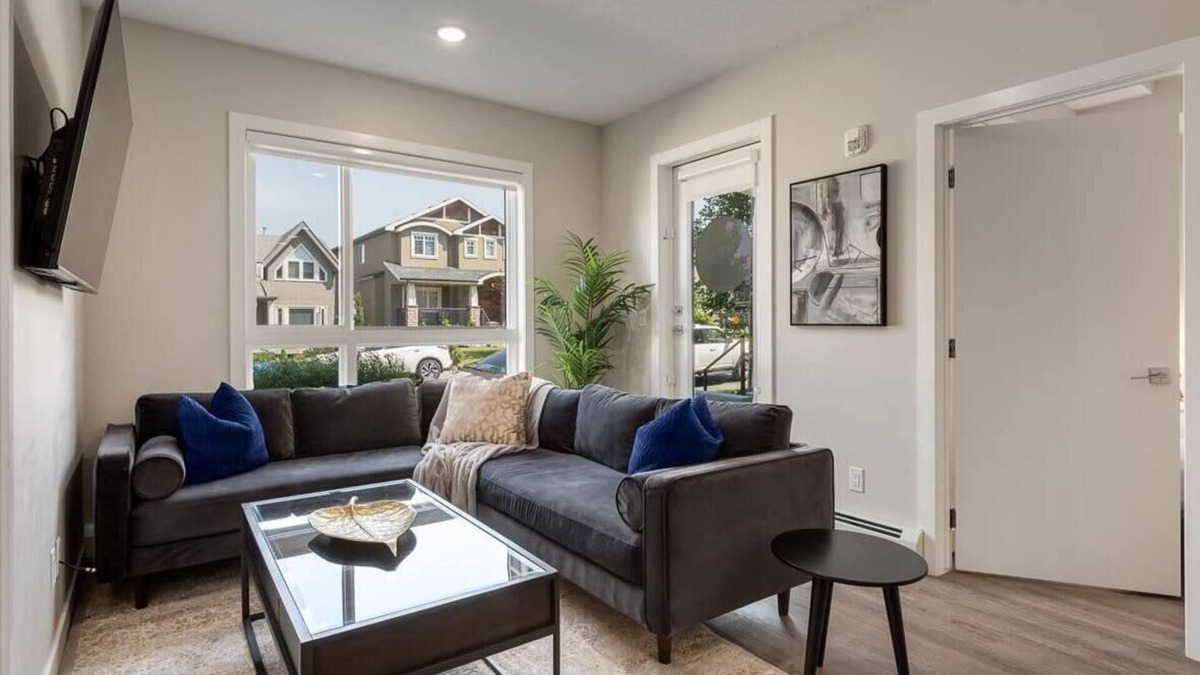 Southwest Calgary Apartment | Pet Friendly Apartment w/Free Underground Parking