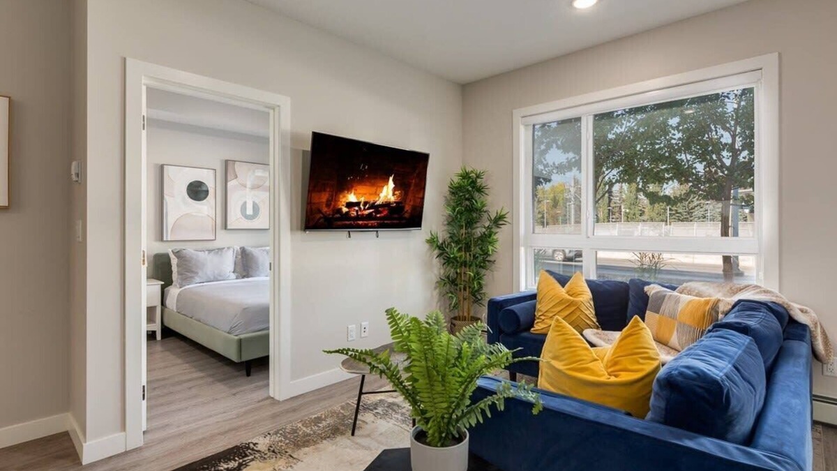 Southwest Calgary Apartment | Pet Friendly Apartment w/Free Underground Parking