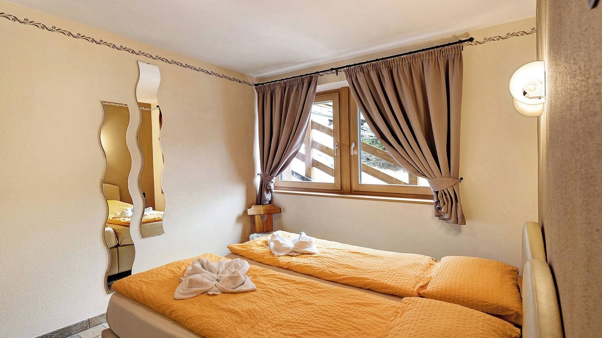 Sant'Anna Apartment | Pet-Friendly Apartment 'Sandra Casa Claudia' with Mountain View