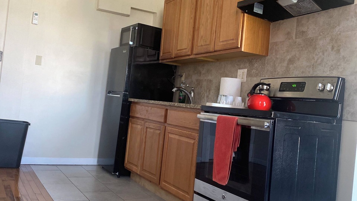 Brush Park Apartment | Pet Friendly Apartment In Arena District with Parking