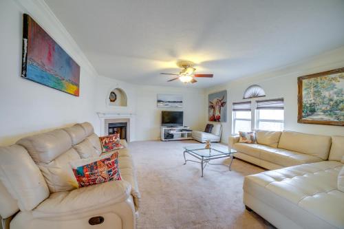 New Kensington House | Pet-Friendly Apollo Home with Furnished Deck!