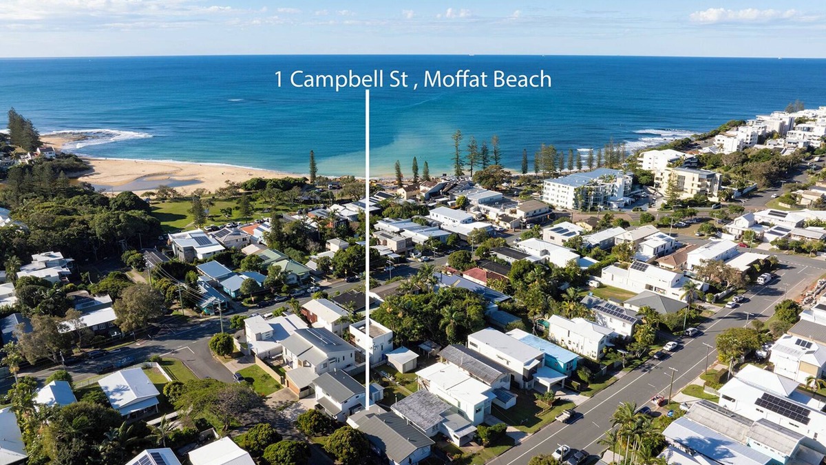Moffat Beach House | Pet Friendly at Moffat Beach