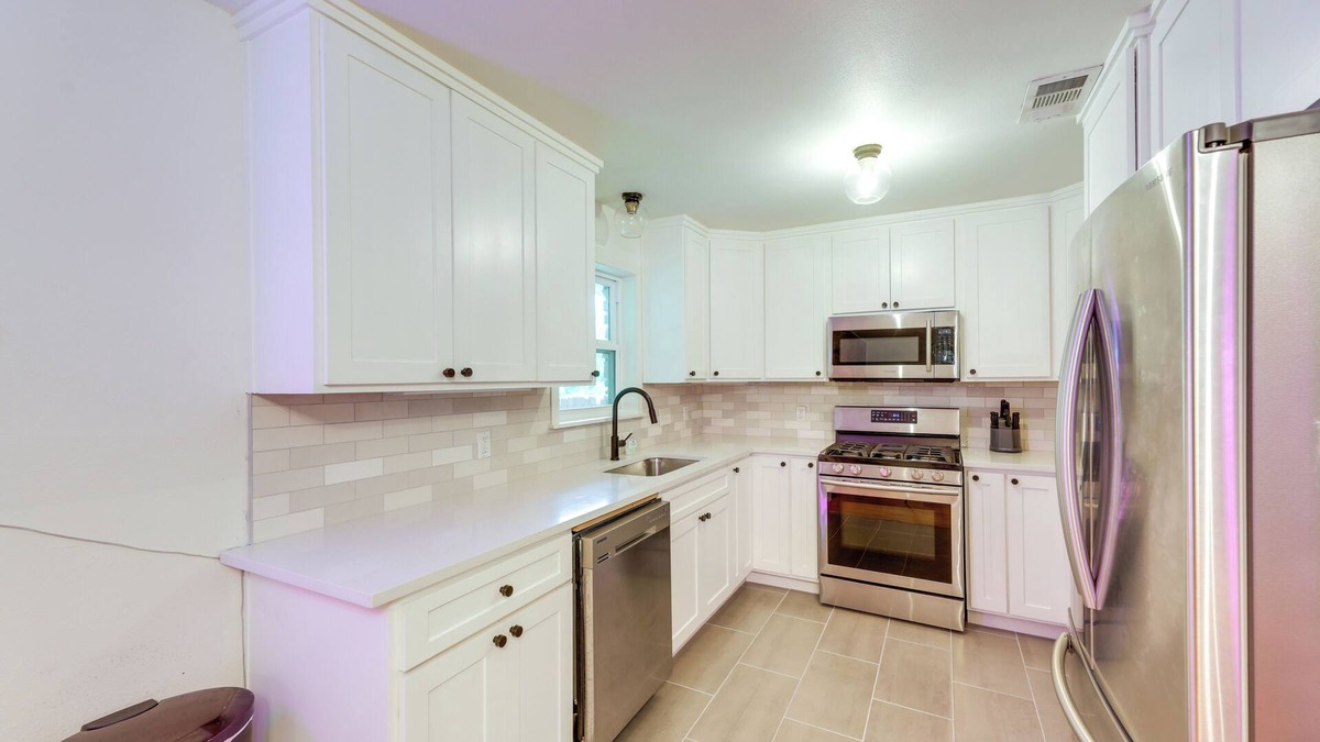 Parker Lane House | Pet-Friendly Austin Vacation Rental w/Backyard!