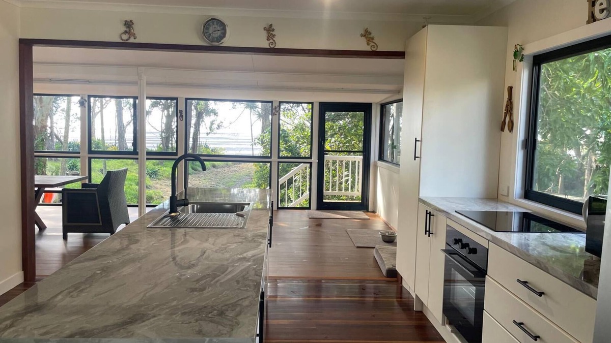 Toogoom House | Pet friendly beachfront home in Hervey Bay. Sleeps 8.