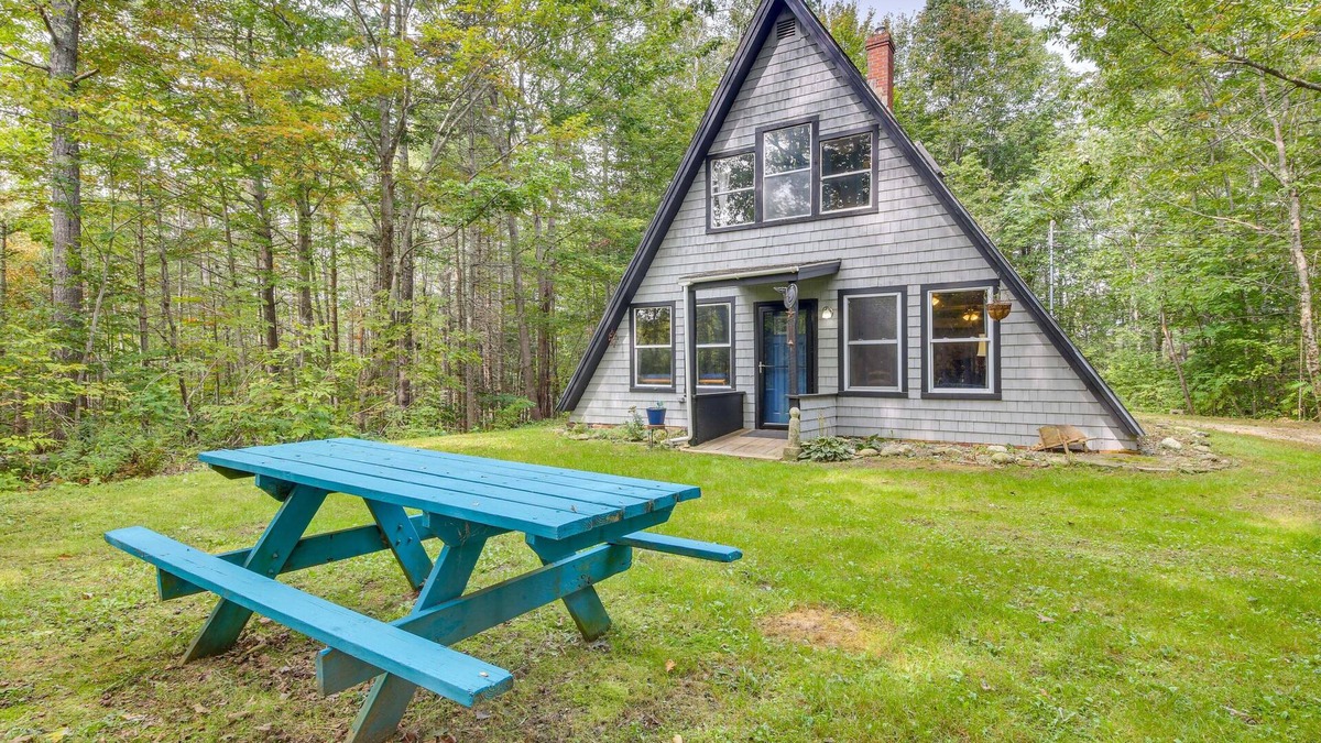 Belfast House | Pet-Friendly Belfast Retreat - 2 Mi to Downtown!