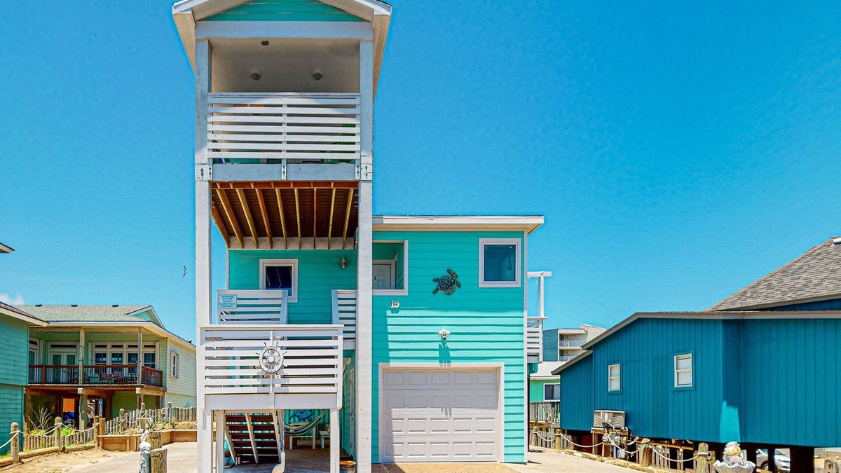 Sand Point House | Pet Friendly, Boardwalk, Glimpse of Ocean from Deck