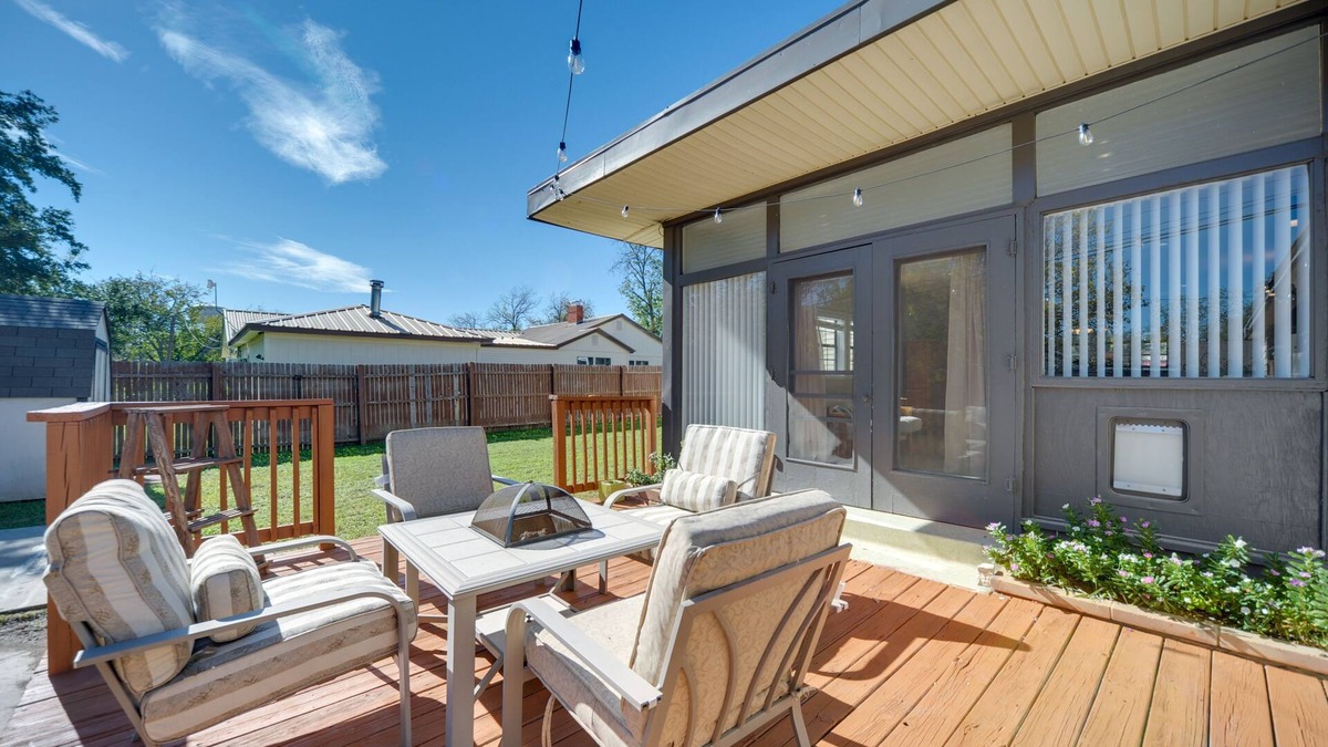 Brady House | Pet-Friendly Brady Vacation Home Near Wineries!