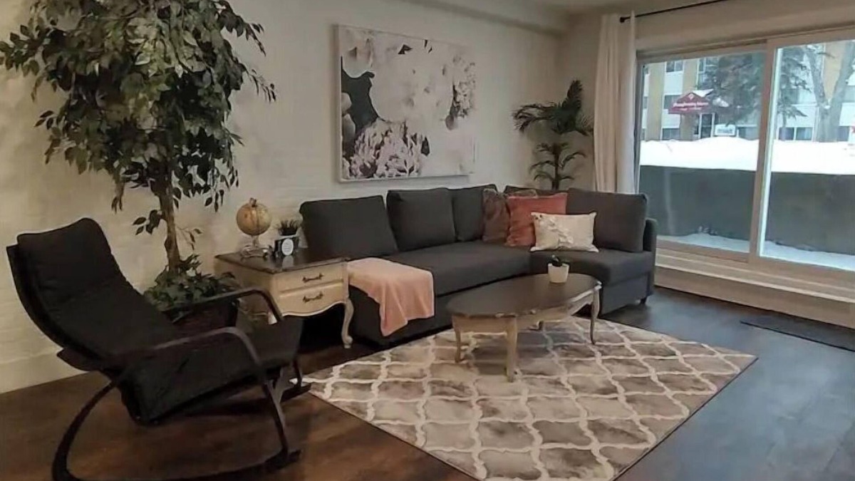 North Central Edmonton House | *Pet Friendly* Brewery District 1 Bdrm Hideout