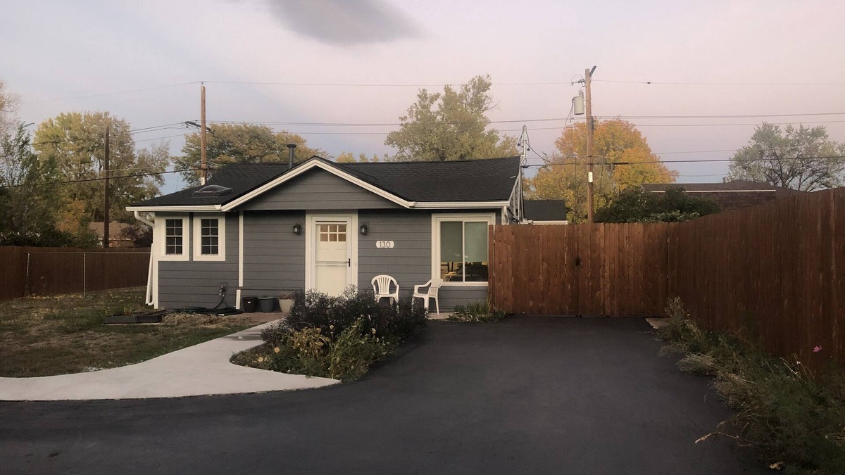 East Gate House | Pet friendly Bungalow. Close to Downtown and Mountains!