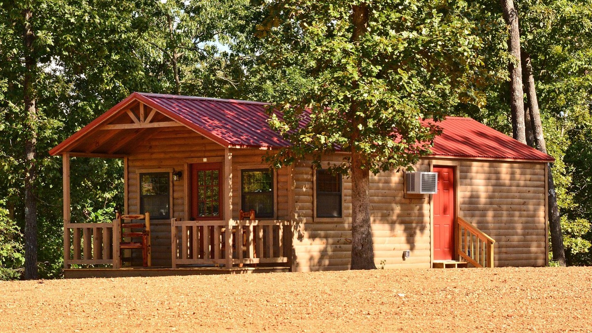 Buchanan House | PET FRIENDLY 🐾 Cabin#5 Swan Bay Cabins & RV Park, Paris Tn, Kentucky Lake