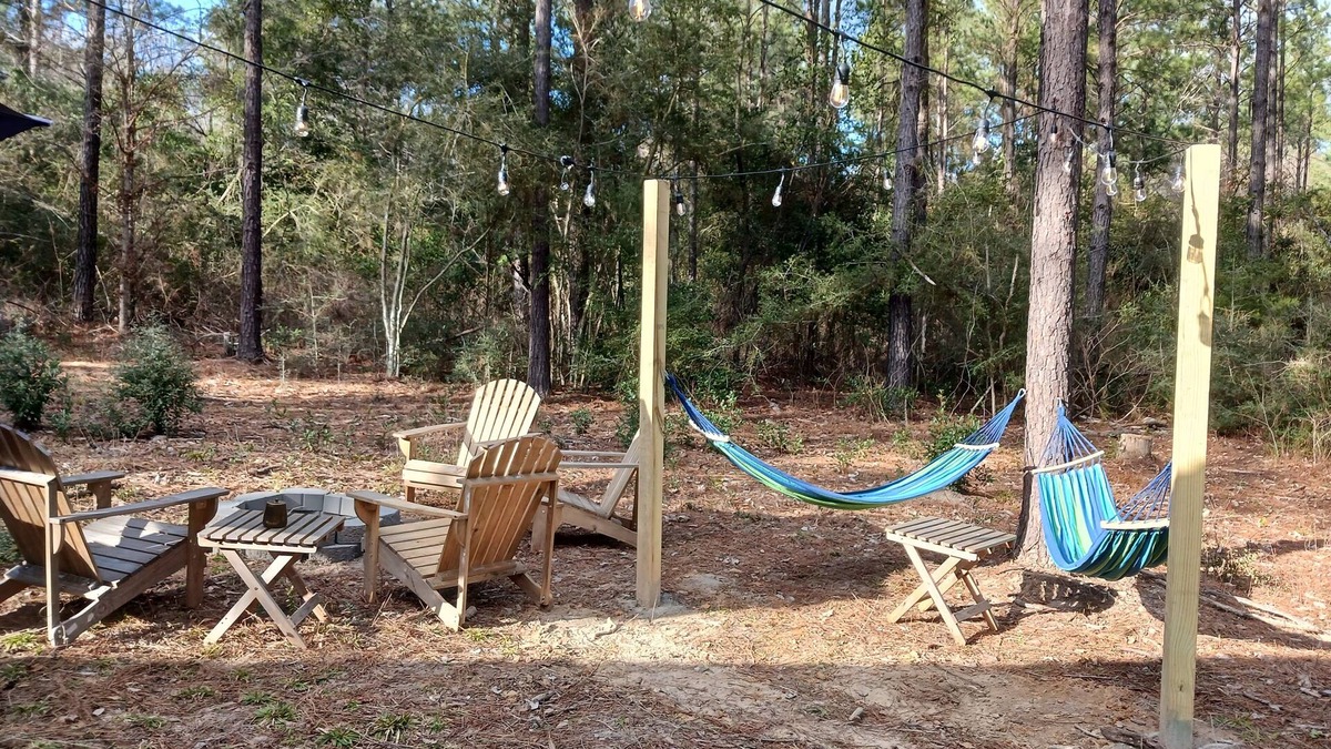 Colmesneil Cabin | Pet friendly cabin on 5 acres!
