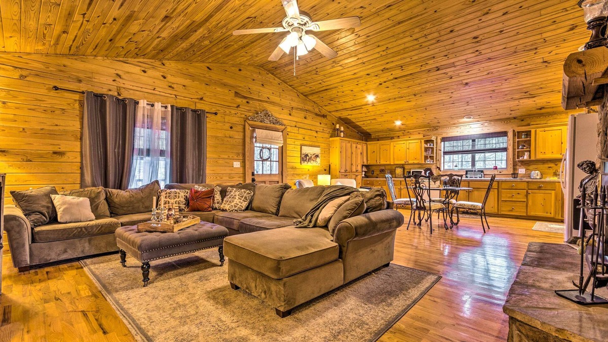 Cabot Cabin | Pet-Friendly Cabot Cabin w/Fenced Yard!
