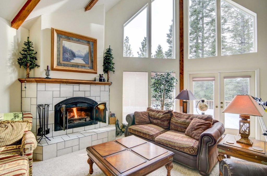 Lake Almanor West House | Pet-Friendly California Cabin with Beach Access