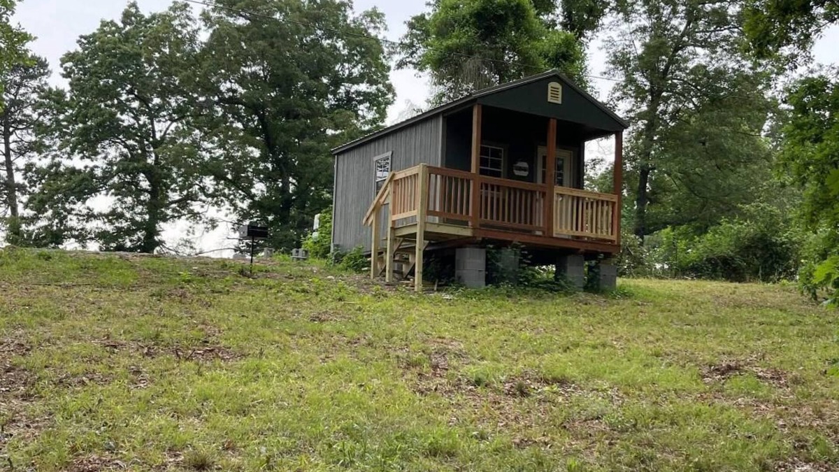 Saint Joe Cabin | Pet friendly Camping cabin close to Buffalo River