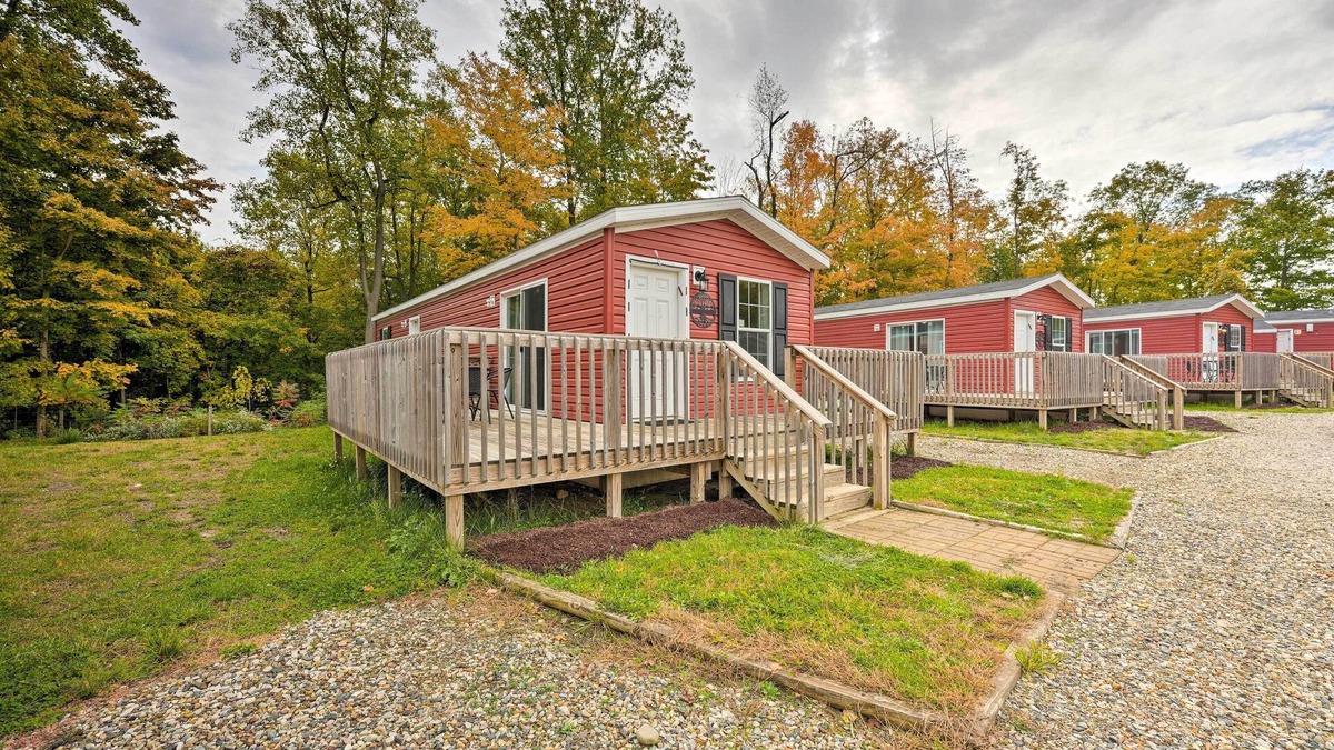 Cassopolis Cabin | Pet-Friendly Cassopolis Escape w/Lake Access