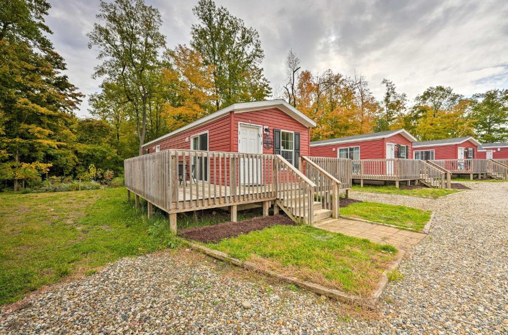 Cassopolis House | Pet-Friendly Cassopolis Escape with Lake Access