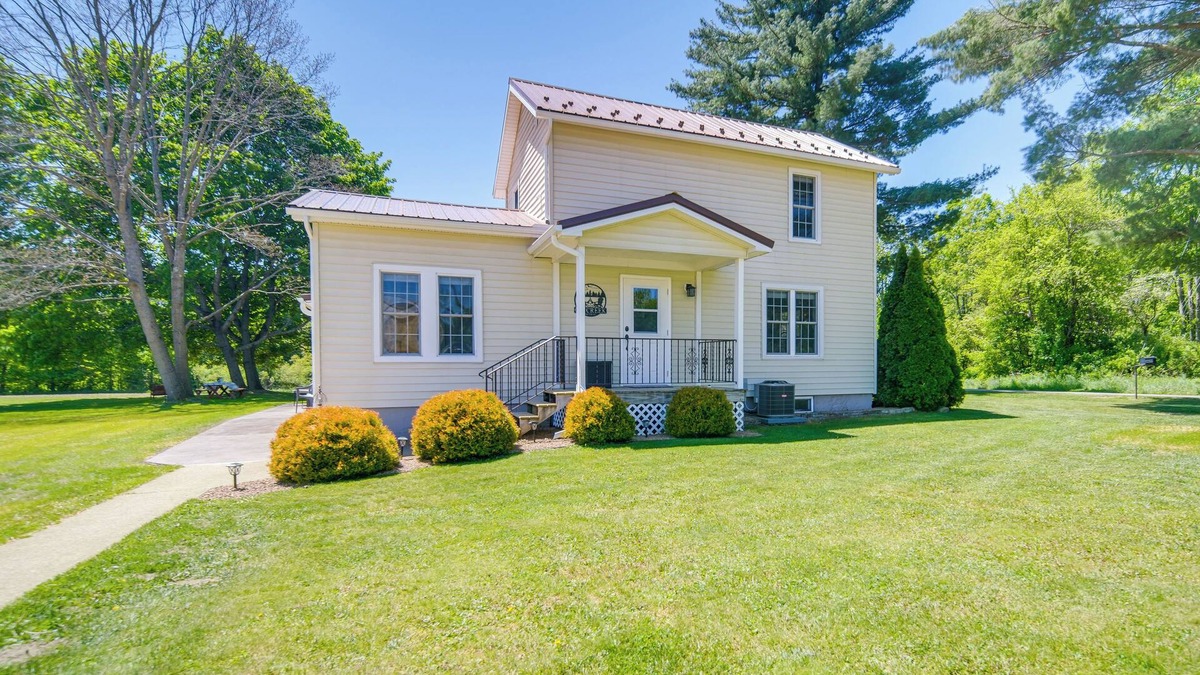 Centerville House | Pet-Friendly Centerville Home w/Fire Pit & Grill