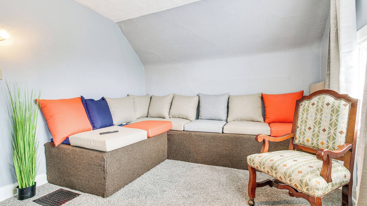 Roselawn Finance Apartment | Pet-Friendly Cincinnati Apt: 5 Mi to Downtown!