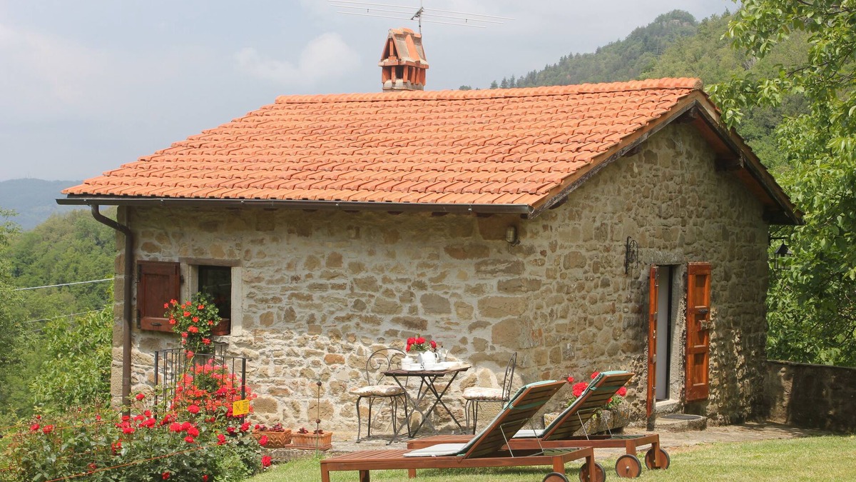 Londa House | Pet-friendly cosy cottage+poolclose to Florence. Great views. Capannina. sleeps2