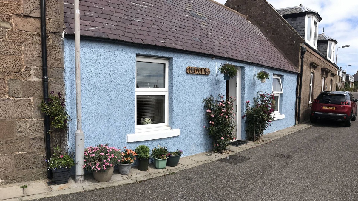 Johnshaven Cottage | Pet Friendly Cottage in Coastal Village