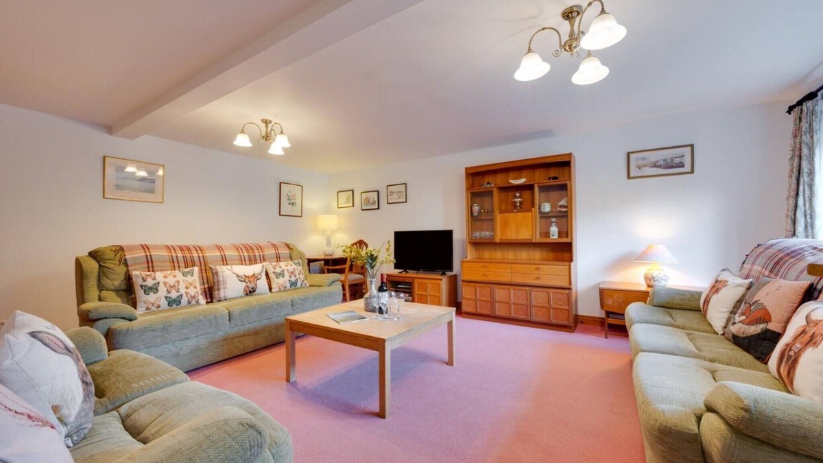 Chillington Cottage | Pet-friendly cottage in Slapton, No Deposit