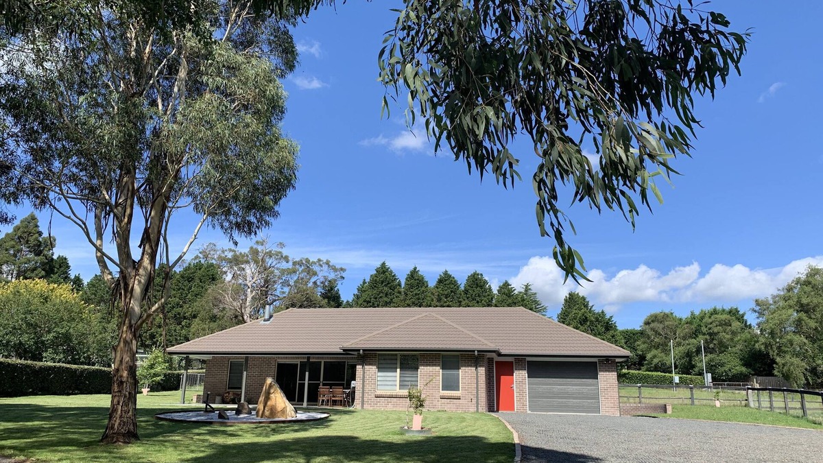 Burradoo Cottage | Pet Friendly Cottage on 10 fantastic acres