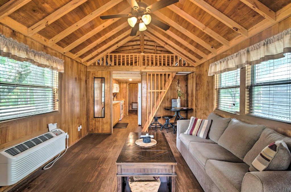 Steinhatchee House | Pet-Friendly Cottage Unit 7, Screened Porch!