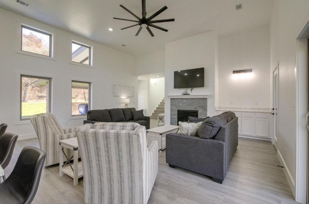 Cotter House | Pet-Friendly Cotter Retreat with Deck and Gas Grill!