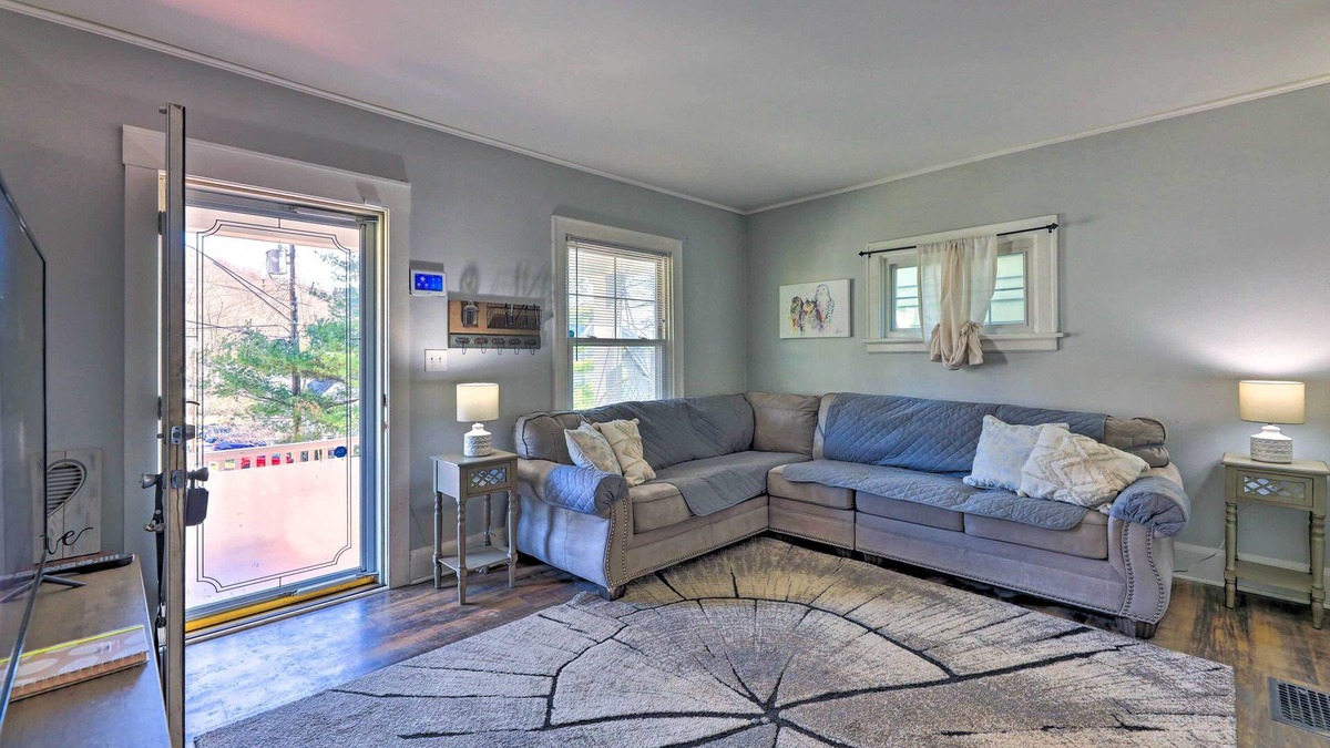 Kenton Vale House | Pet-Friendly Covington Retreat w/Fenced Yard