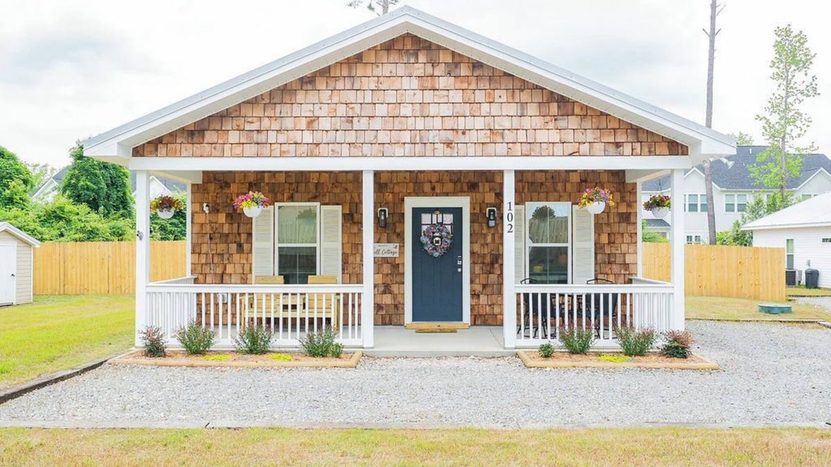 Hightsville House | Pet Friendly Cozy Quiet Cottage: near Downtown and ILM Airport