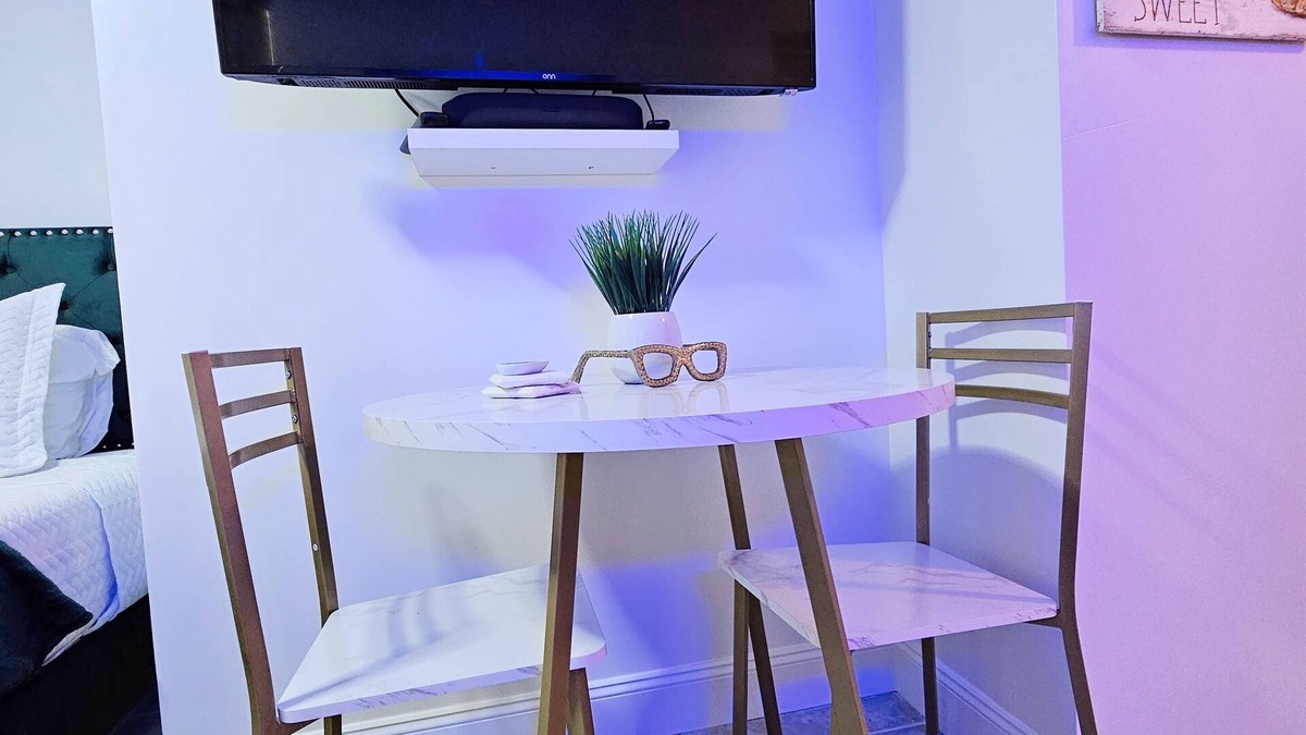 Timberlane Woodlake Apartment | Pet Friendly Cozy Studio in Tampa