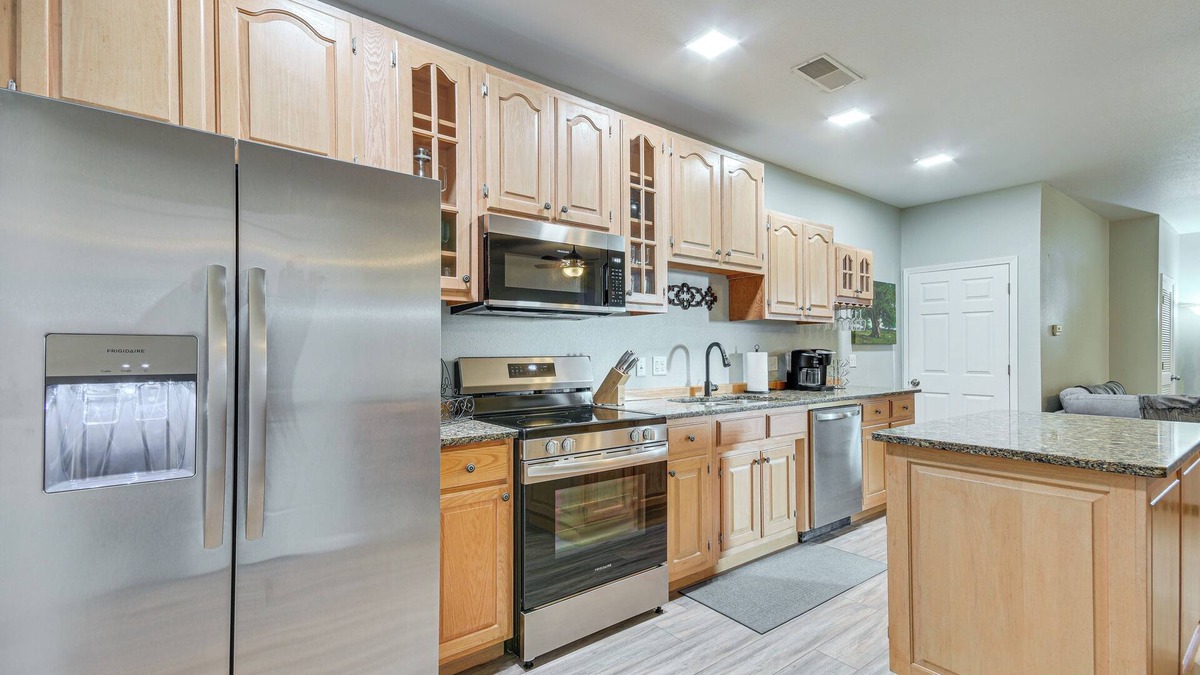 Fulton Apartment | Pet-Friendly Downtown Fulton Apt w/Smart TV!