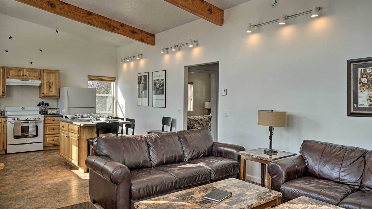 Fritz Creek Apartment | Pet-Friendly Duplex w/Northern Lights Aurora View