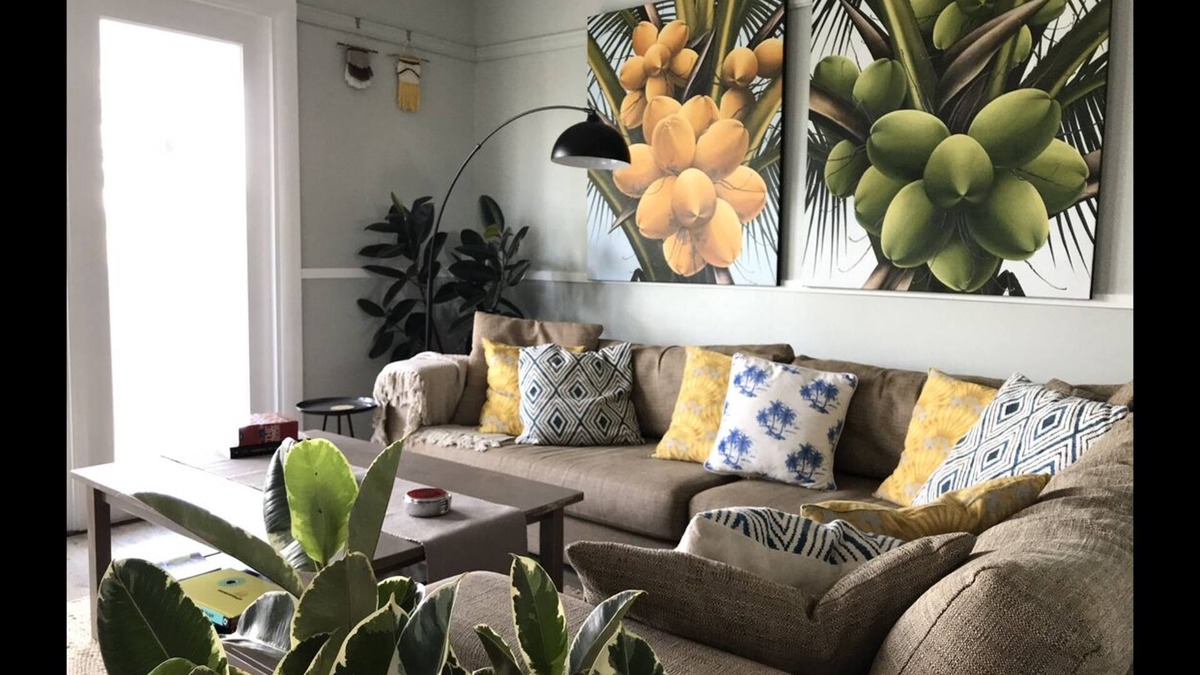 Redcliffe House | Pet Friendly -Easy walk to beach, cafes, restaurants - Free Netflix - Wifi