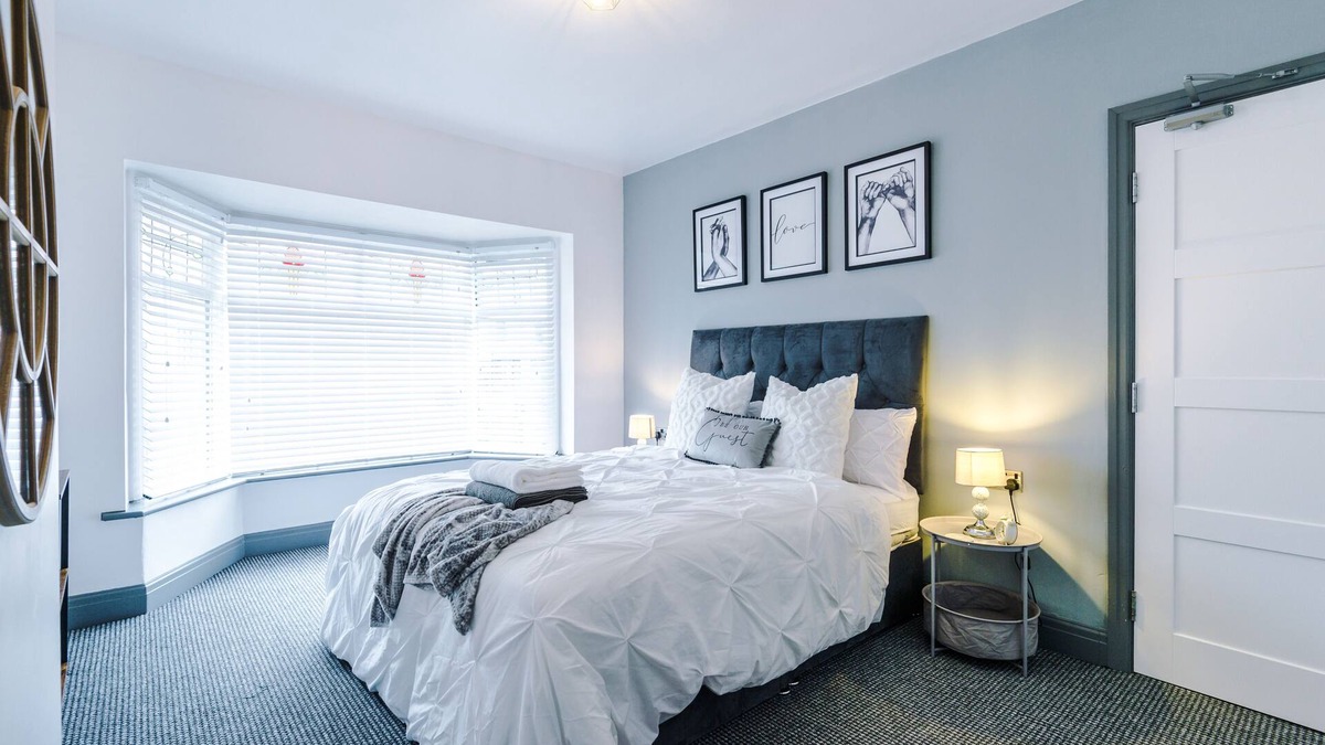 Bispham House | PET FRIENDLY | FAMILY ACCOMMODATION | SLEEPS 8