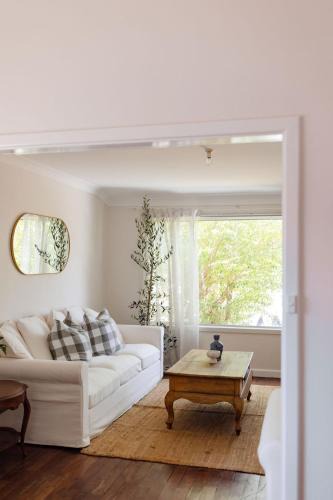 Bluff Point House | Pet Friendly Family Home in Bluff Point