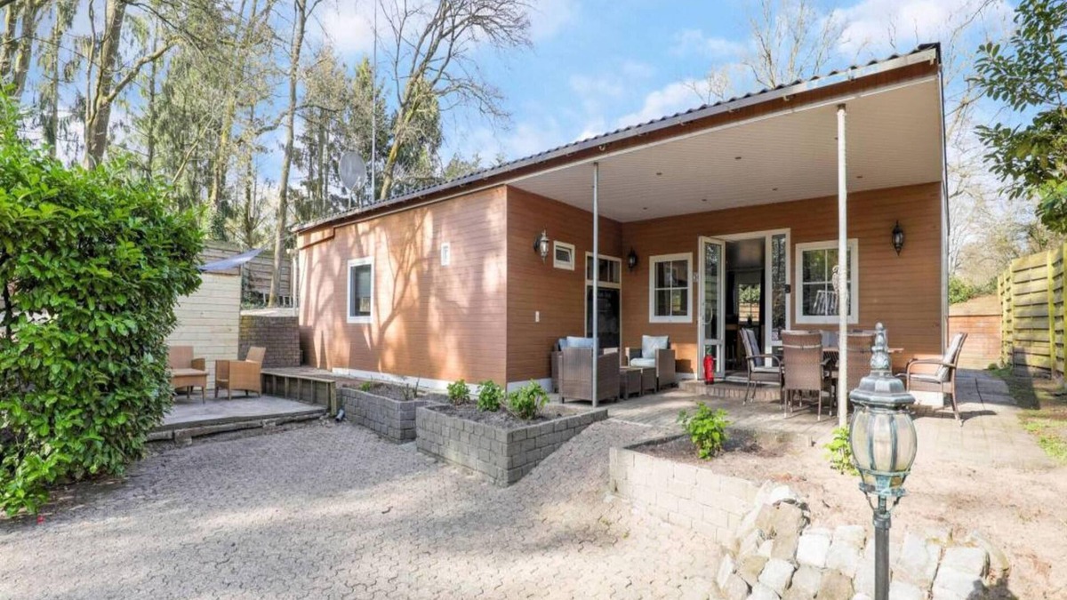 Langstraat House | Pet-friendly family home in a park
