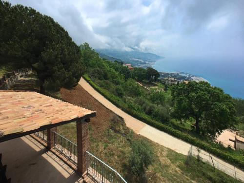 Cetraro House | Pet-Friendly Farmhouse